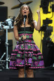 th_95298_Celebutopia-Leona_Lewis_performs_at_the_Concert_in_honour_of_Nelson_Mandela79s_90th_birthday-05_122_127lo.jpg
