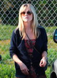 th_93887_Preppie_-_Reese_Witherspoon_at_the_Neil_George_Salon_in_Beverly_Hills_-_Jan._12_2010_6185_122_225lo.JPG