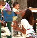 th_06436_Celebutopia-Halle_Berry_with_her_daughter_in_Beverly_Hills-05_122_4lo.jpg