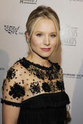 th_98154_kristen_bell_24th_genesis_awards_05_122_73lo.jpg