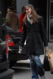 th_25451_Celebutopia-Jennifer_Garner_sighting_on_Upper_West_side-04_122_98lo.jpg