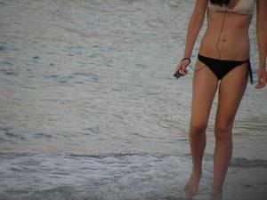 Candid Spy of Sexy Greek Girl On The Beach -q4h41fx72y.jpg
