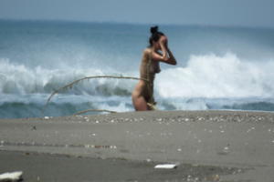 Lesbians on nude beach -y4947coxif.jpg