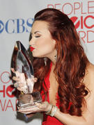 http://img176.imagevenue.com/loc223/th_441445520_DemiLovato01112012PeoplesChoiceAwards_PressRoom25_122_223lo.jpg