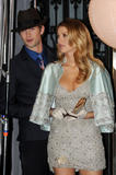 http://img176.imagevenue.com/loc340/th_80434_blake-lively-on-set-of-gossip-girl-in-nyc-20090903-10_122_340lo.jpg