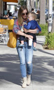 http://img176.imagevenue.com/loc541/th_443190142_Hilary_Duff_Out_and_About_with_Luca29_122_541lo.jpg